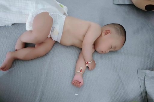 威海宝宝脚心出汗怎么回事